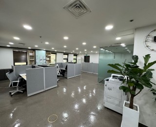 강남 을지병원사거리 / 1인, 2인 단독룸 사용 / 사무실 입주자 모십니다.