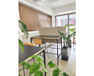 테이크 아웃 커피보다 싼 하루 1인 이용료 약 5천원 | 종로 공유오피스 자유석 | 하이데스크 좌석 비치 | 탕비실 무료 | 1호선 3호선 5호선 도보 가능 역세권 | 서울대병원 도보 약 10분