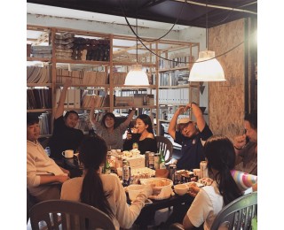 [더래빗홀19] 어딘가 모자란 친구들이 노나먹으면서 생활하는 자유로운 공유공간입니다. [지정 15만]