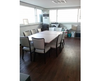 안국역 도보 3분거리 사무실 쉐어합니다!