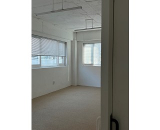 청구역 도보 2분 사무실  단독룸 쉐어 합니다.