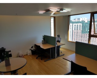 분당 수내역에서 도보 2분 거리에 있는 사무실을 공유 하고자 합니다~