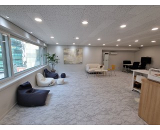 [가격인하] 강남 논현동 을지병원 사거리 사무실 4자리 쉐어합니다.