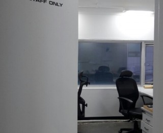 양재역1번출구 내외관  깔끔한 사무실