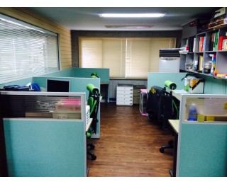 동교동삼거리 사무실 공유합니다