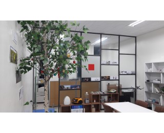 사무실 함께 사용하실분 모십니다.