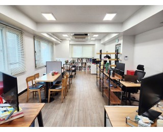 당산역 앞 깨끗한 사무실 공유합니다.