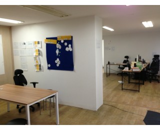 지하철 2호선 신촌, 홍대역에서 걸으면 10분! 달리면 단 3분거리에 위치한 깔끔한 사무실