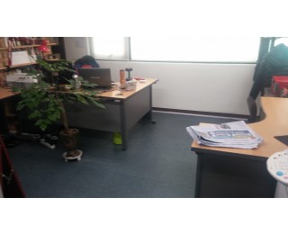 서교동 사무실 쉐어합니다.