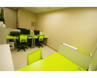 사무실의 남는공간을 빌려드립니다.