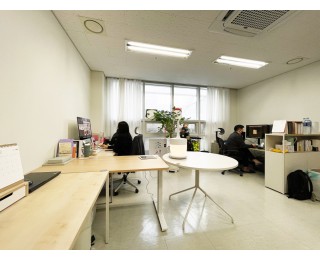 디자이너 작업실 함께 하실 분 찾습니다:)