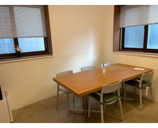 신사동 가로수길 사무실 1인석   or    단독룸 공유