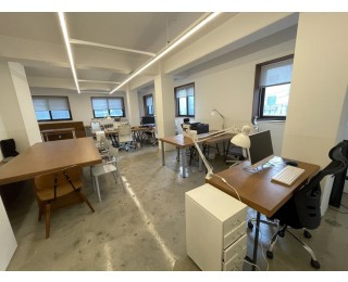 강남구 신사동 쾌적한 사무실자리 쉐어합니다(월30, 회의실제공, 인원무관)