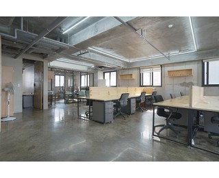 광진구 세종대, 어린이대공원(군자역,아차산역,강변역) 부근 카페같은 분위기의 건물외관 내부인테리어 잘 된 쉐어오피스(공동사무실,소호사무실,스타트업)입니다.