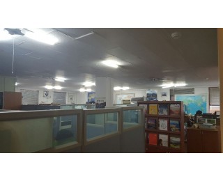 사무실 (긴급)  2좌석 쉐어합니다.