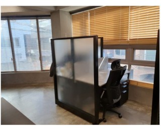 [사무실 자리임대] 마포/서교동/망원동 사무실 자리 사용하실분 구합니다. ( 공유오피스X , 일반사무실 자리공유 )