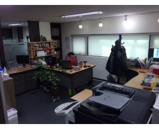 홍대 부근 조용하고 깨끗한 사무실 함께 써요! (2명 공간, 4명 공간)