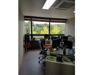선릉역 5분, 선정릉역 5분 거리 깨끗한 사무실 쉐어 합니다.