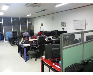 가산디지털단지역 5번출구 50m앞 쉐어 구합니다.