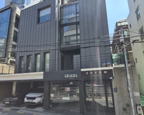 초역세권 신사역 도보 2분거리 별도 공간 or 공유공간 사무실 쉐어