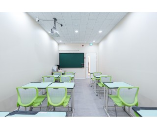 학원으로 운영하던 곳인데 공간이 남아서 공유하려고 합니다